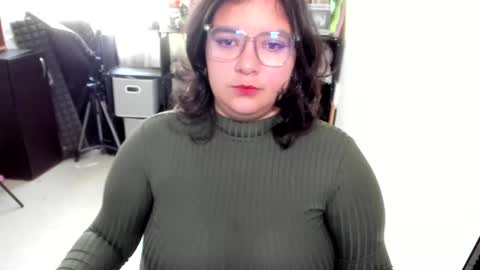 Snapshot of aikadreams chatting on 11/14/25, 01:10 Catalina online show from 11/14/25, 01:10