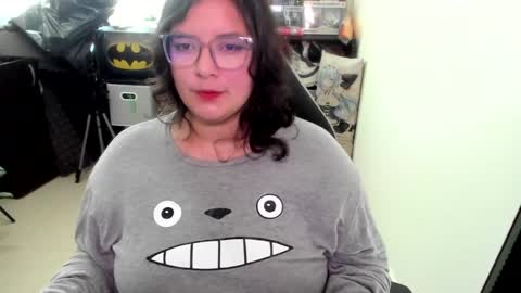 Snapshot of aikadreams chatting on 12/16/25, 02:33 Catalina online show from 12/16/25, 02:33