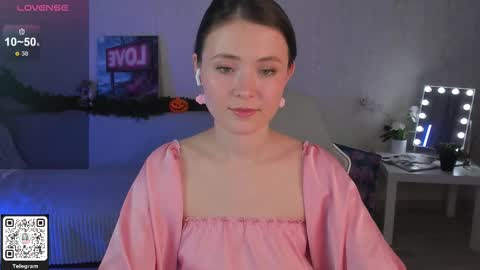 Lynn online show from 11/28/25, 01:47