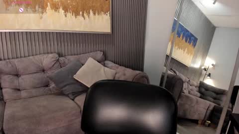 Snapshot of ailann_ chatting on 01/06/25, 09:54 Alisson online show from 01/06/25, 09:54