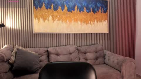 Snapshot of ailann_ chatting on 01/07/25, 07:59 Alisson online show from 01/07/25, 07:59