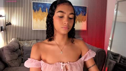 Snapshot of ailann_ chatting on 01/11/25, 07:49 Alisson online show from 01/11/25, 07:49