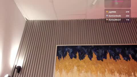 Snapshot of ailann_ chatting on 02/08/25, 01:43 Alisson online show from 02/08/25, 01:43