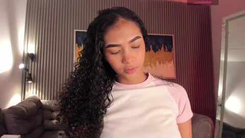 Snapshot of ailann_ chatting on 02/08/25, 07:38 Alisson online show from 02/08/25, 07:38