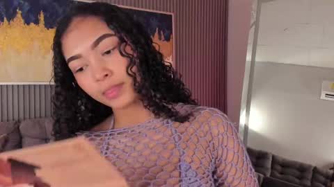 Snapshot of ailann_ chatting on 02/10/25, 08:42 Alisson online show from 02/10/25, 08:42