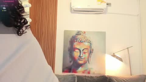 Snapshot of ailann_ chatting on 10/07/25, 07:44 Alisson online show from 10/07/25, 07:44