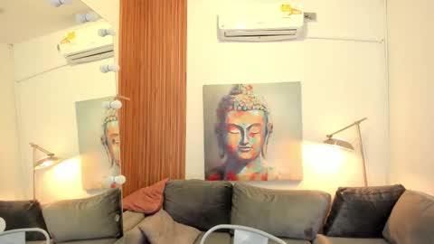 Snapshot of ailann_ chatting on 10/21/25, 07:36 Alisson online show from 10/21/25, 07:36