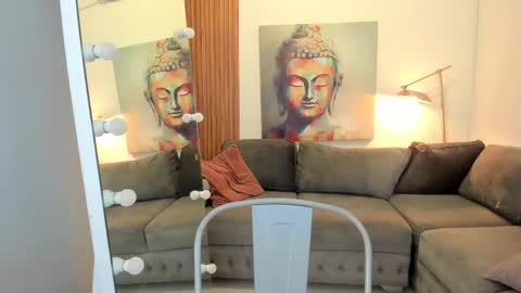 Snapshot of ailann_ chatting on 10/24/25, 07:43 Alisson online show from 10/24/25, 07:43