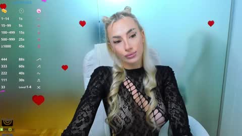 Snapshot of aileen_williams chatting on 10/11/25, 06:12 Allie online show from 10/11/25, 06:12