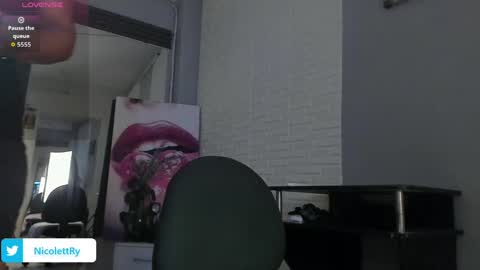 Snapshot of aileenkeys chatting on 05/27/26, 01:57 aileenkeys online show from 05/27/26, 01:57