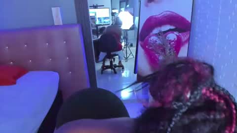 Snapshot of aileenkeys chatting on 06/19/26, 07:50 aileenkeys online show from 06/19/26, 07:50