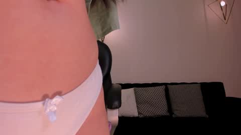 Snapshot of aileenvega chatting on 12/31/24, 02:19 AILEEN VEGA online show from 12/31/24, 02:19