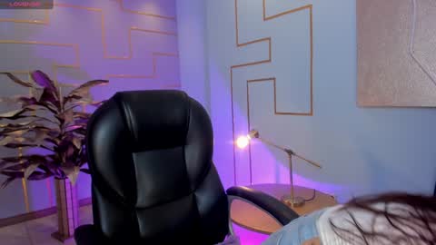 Snapshot of aileenvega chatting on 01/21/25, 07:28 AILEEN VEGA online show from 01/21/25, 07:28