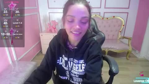 Snapshot of ailen_t chatting on 12/20/24, 04:42 Ailen online show from 12/20/24, 04:42