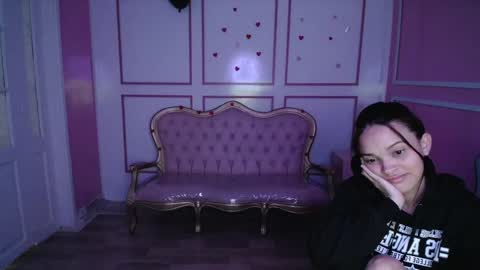 Snapshot of ailen_t chatting on 01/08/25, 09:42 Ailen online show from 01/08/25, 09:42