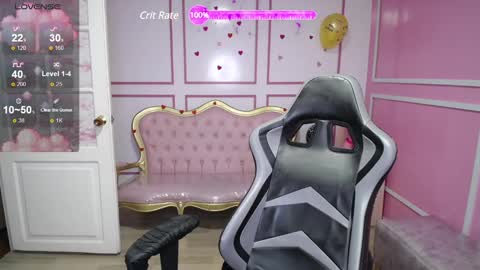 Snapshot of ailen_t chatting on 01/15/25, 04:04 Ailen online show from 01/15/25, 04:04