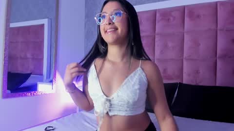 Ailen online show from 10/21/25, 03:57