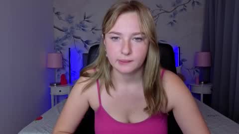 Snapshot of ailissa__fox chatting on 10/22/25, 09:42 Alisa online show from 10/22/25, 09:42