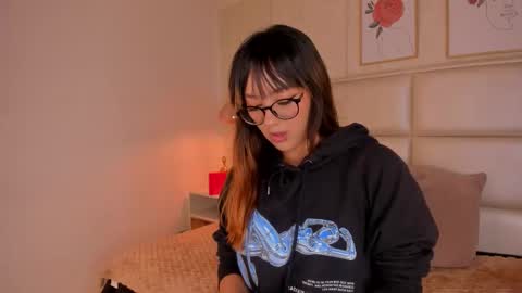 Snapshot of aily_yozuko chatting on 12/19/25, 02:40 Aily Yozuko online show from 12/19/25, 02:40