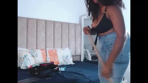 ailyndelosrios01 online show from 10/06/25, 05:32