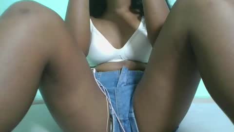 Snapshot of aimeamour chatting on 01/20/25, 08:29 aimeamour online show from 01/20/25, 08:29