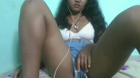 Snapshot of aimeamour chatting on 01/29/25, 06:18 aimeamour online show from 01/29/25, 06:18