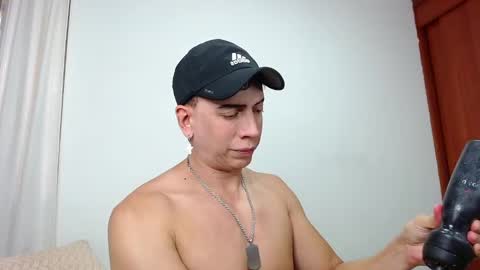 Snapshot of ain_forgge chatting on 03/04/25, 01:17 IAN online show from 03/04/25, 01:17