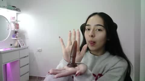 Snapshot of aineangeel chatting on 01/10/26, 12:34 AINE online show from 01/10/26, 12:34