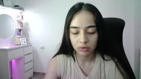 Snapshot of aineangeel chatting on 01/12/26, 12:49 AINE online show from 01/12/26, 12:49