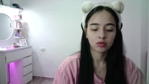 Snapshot of aineangeel chatting on 01/15/26, 12:48 AINE online show from 01/15/26, 12:48