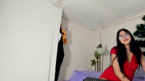 Ainoa  online show from 11/28/25, 01:03