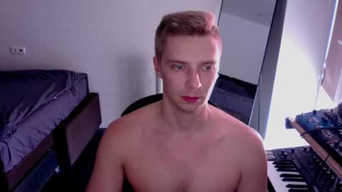 Snapshot of aintwefunkin chatting on 07/11/26, 11:02 free your mind and your ass will follow online show from 07/11/26, 11:02