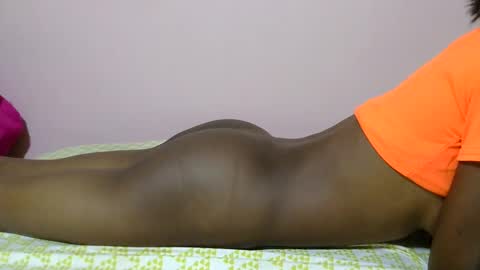 Snapshot of air_hottess chatting on 01/04/25, 04:43 Cindy online show from 01/04/25, 04:43