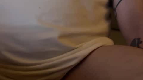 Snapshot of airii166 chatting on 12/20/25, 06:53 Airii online show from 12/20/25, 06:53