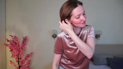 Sofia help me get 50 thumbs up online show from 05/10/26, 06:18