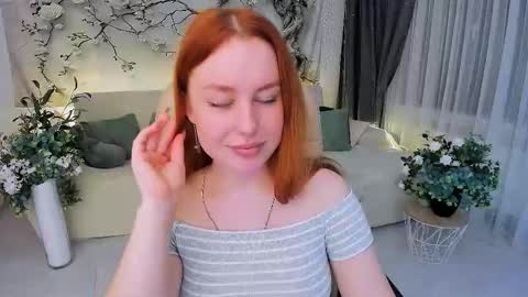 Snapshot of airysilhouette chatting on 11/05/25, 04:34 Louise online show from 11/05/25, 04:34