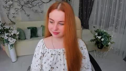 Snapshot of airysilhouette chatting on 11/20/25, 04:12 Louise online show from 11/20/25, 04:12