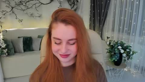 Snapshot of airysilhouette chatting on 11/27/25, 04:36 Louise online show from 11/27/25, 04:36