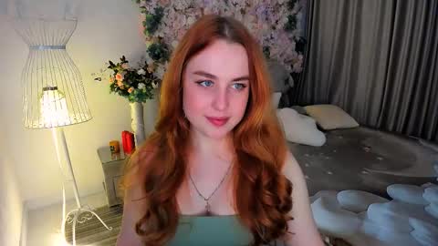 Snapshot of airysilhouette chatting on 11/30/25, 10:08 Louise online show from 11/30/25, 10:08