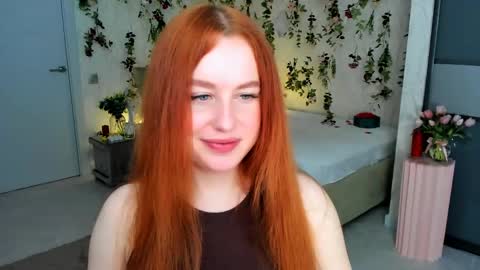 Snapshot of airysilhouette chatting on 04/12/26, 07:30 Louise online show from 04/12/26, 07:30