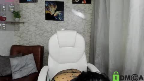 aisha__cambell online show from 11/19/25, 09:48