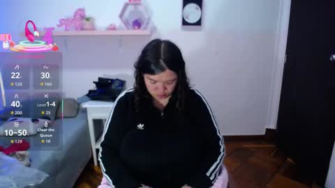 Snapshot of aisha_beneth chatting on 10/24/25, 09:38 online show from 10/24/25, 09:38