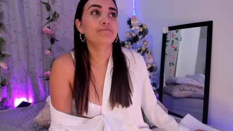 Snapshot of aisha_es chatting on 12/29/24, 03:13 Aisha online show from 12/29/24, 03:13