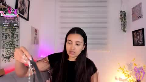 Snapshot of aisha_es chatting on 02/25/26, 11:25 Aisha online show from 02/25/26, 11:25