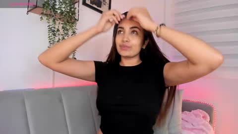 Snapshot of aisha_es chatting on 02/26/26, 11:04 Aisha online show from 02/26/26, 11:04