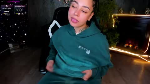 Snapshot of aisha_goldstein chatting on 03/31/26, 08:37 Aisha online show from 03/31/26, 08:37