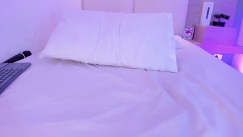 Snapshot of aisha_h chatting on 01/18/25, 10:39 Aisha online show from 01/18/25, 10:39