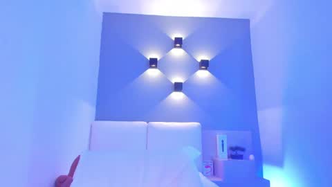 Snapshot of aisha_h chatting on 01/24/25, 01:03 Aisha online show from 01/24/25, 01:03