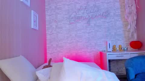 Snapshot of aisha_h chatting on 02/23/25, 02:29 Aisha online show from 02/23/25, 02:29