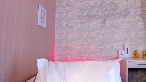 Snapshot of aisha_h chatting on 03/09/25, 06:00 Aisha online show from 03/09/25, 06:00